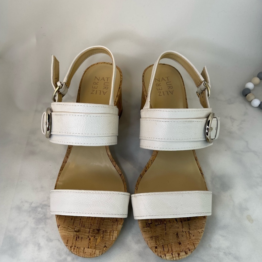 NATURALIZER Kaylee white faux leather block heel  comfort sandals size 11M - Picture 11 of 11